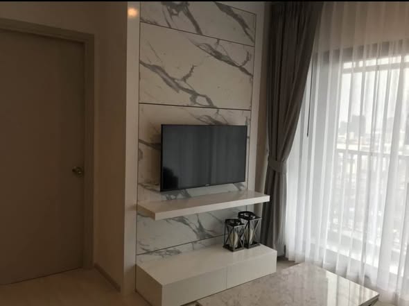 living room and bedroom of Life Sukhumvit 48