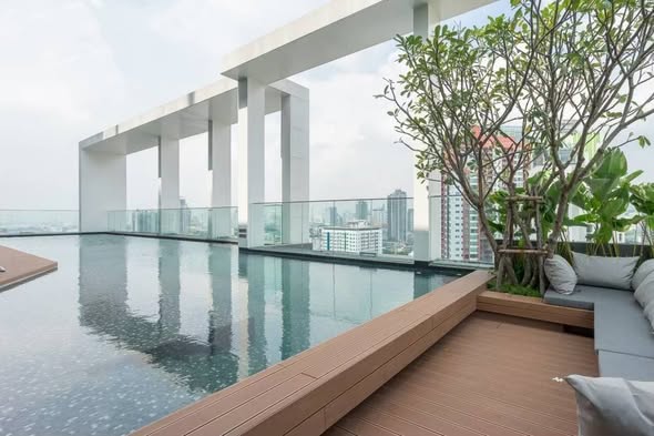 pool of Life Sukhumvit 48