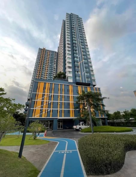 Lumpini Ville Phattanakarn-Srinakarin Condominium