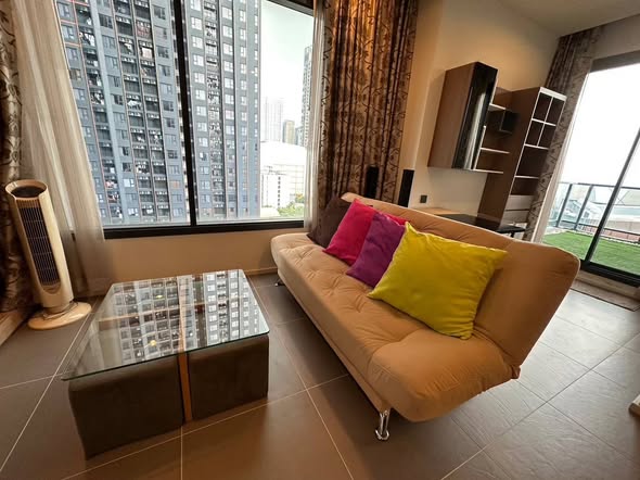 bedroom and living room of M Ladprao