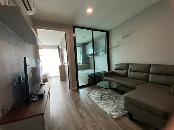 living room and room interior of Modiz Ratchada 32