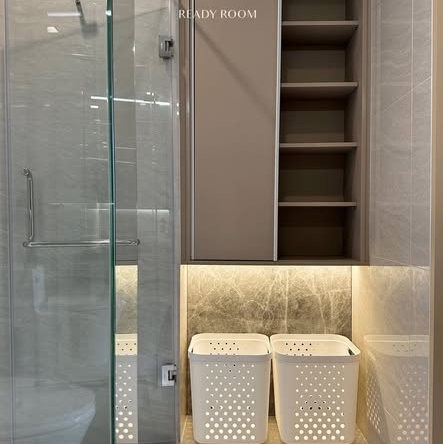 room interior and bathroom of Noble State Sukhumvit 39