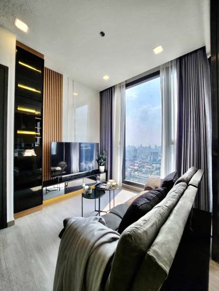 bedroom and living room of One9Five Asoke – Rama 9