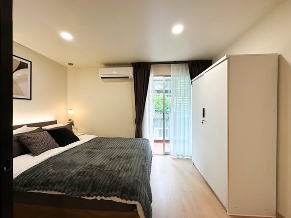 bedroom and room interior of Regent Home 6/2 (C,D,E)