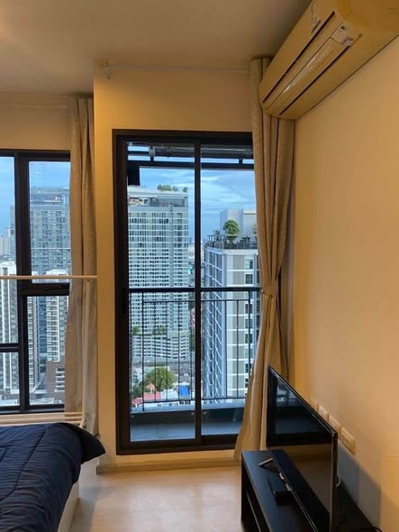 bedroom and room interior of Rhythm Asoke