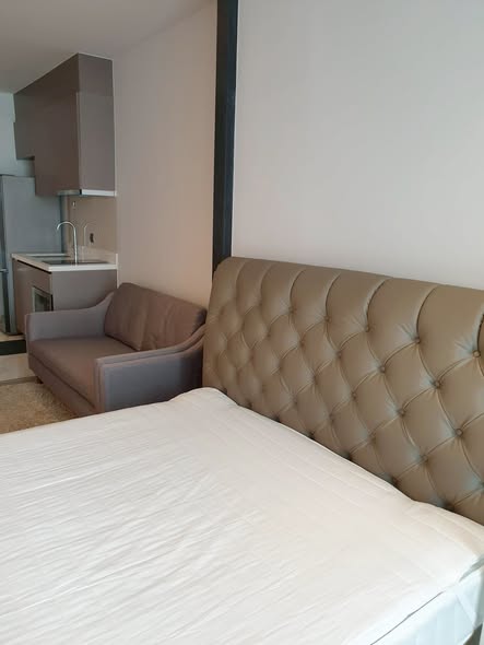 bedroom of Rhythm Ekkamai Estate