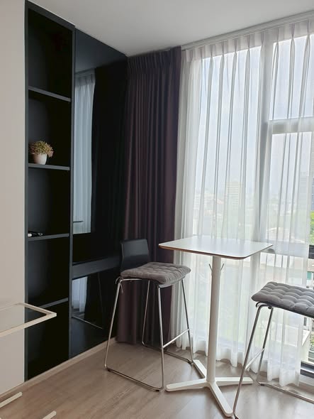 room interior of Rhythm Ekkamai Estate