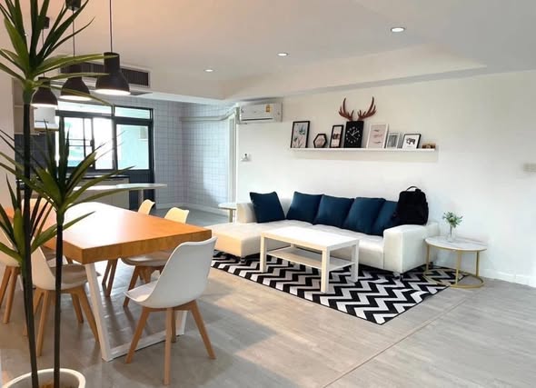 living room of Royal Castle Sukhumvit