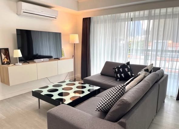 living room and bedroom of Royal Castle Sukhumvit