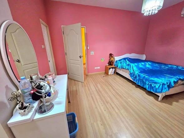 bedroom of Saraphi House