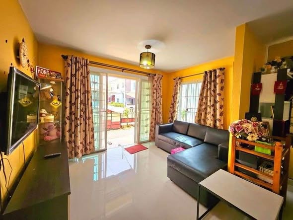 living room of Saraphi House