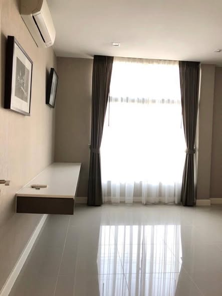 bedroom of Setthasiri Onnut-Srinakarin