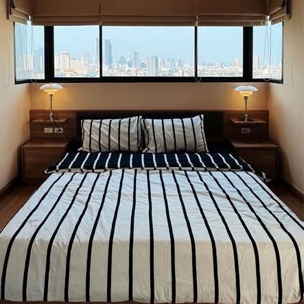 bedroom of Supalai Casa Riva condo