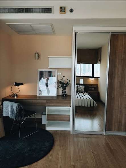 bedroom and room interior of Supalai Casa Riva condo