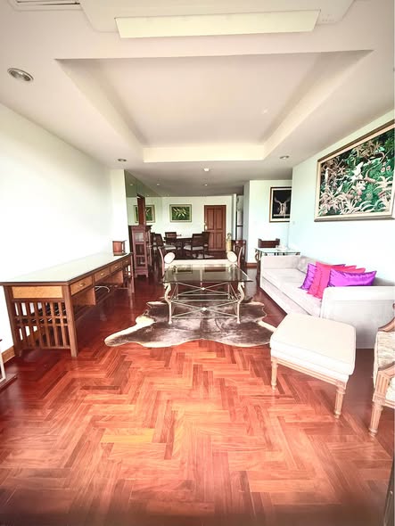 living room of Supreme Garden