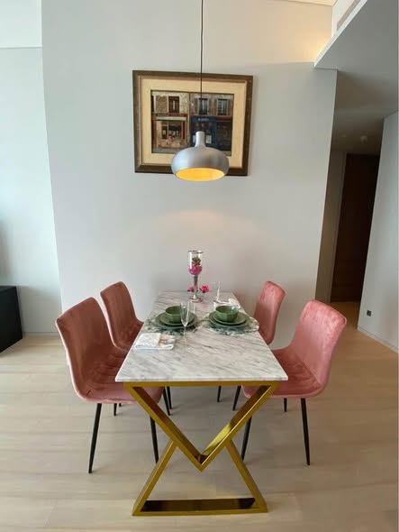 room interior of Tela Thonglor