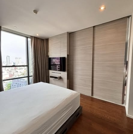 bedroom and room interior of The Bangkok Sathorn