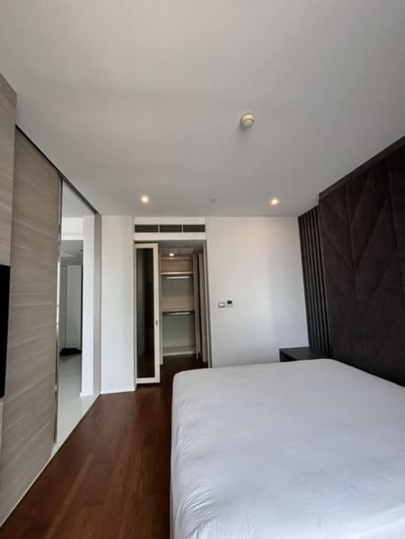 bedroom and room interior of The Bangkok Sathorn