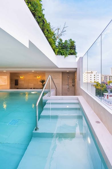 pool of The Belgravia @ Ratchada17 (Sale Office)