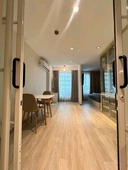 room interior of The Clover