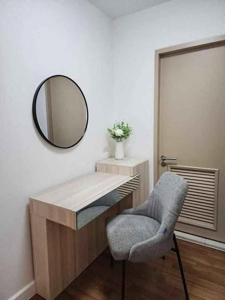 room interior and bathroom of The Clover