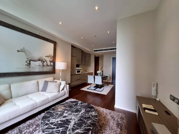 living room of The Diplomat 39