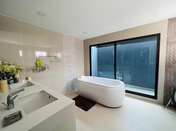 room interior and bathroom of The Plant Elite