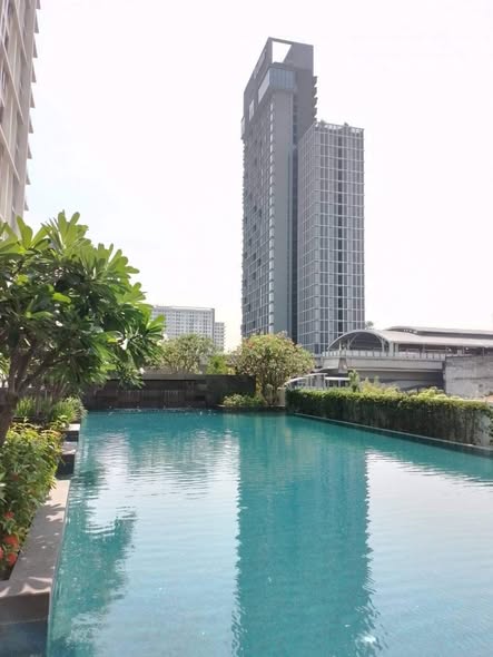 pool of The Room Sukhumvit 62