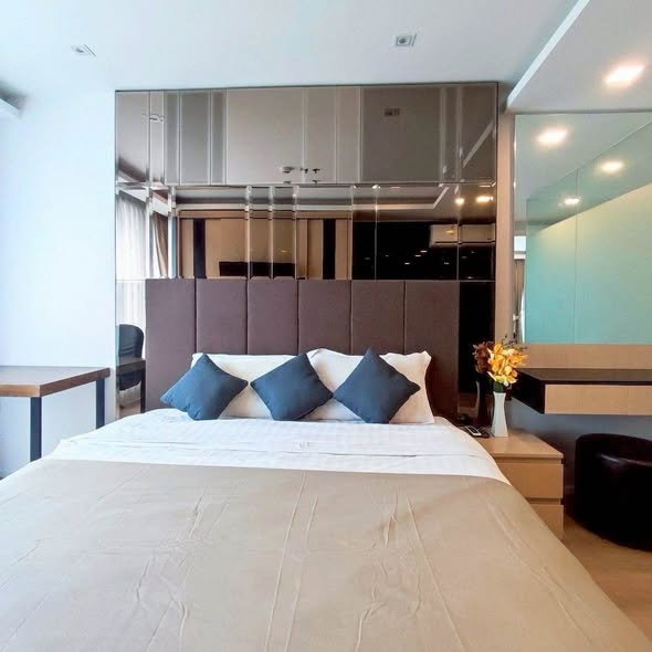 bedroom and room interior of The Starhill Chiangmai