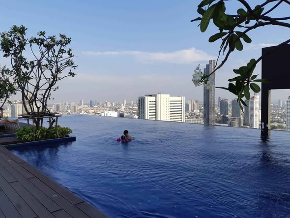 pool of Urbano Absolute Sathon-Taksin