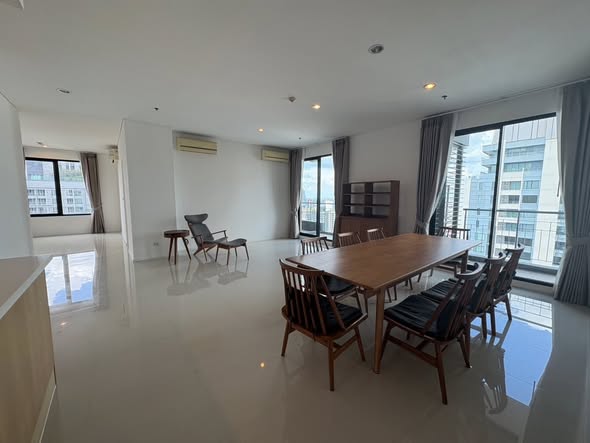 Villa Asoke Condominium