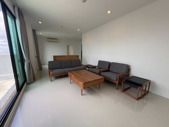 living room and room interior of Villa Asoke Condominium