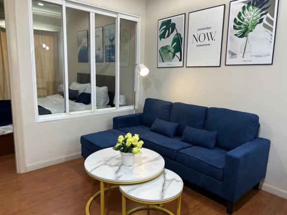 living room and bedroom of Grand Park View Asok