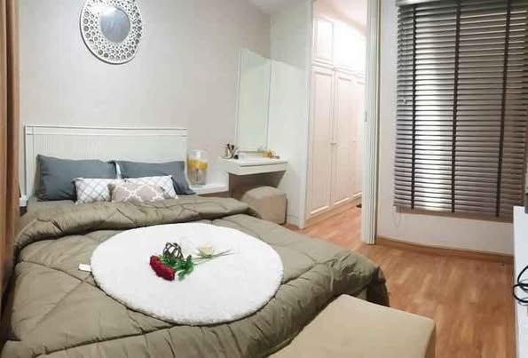 bedroom of IVY River Condo