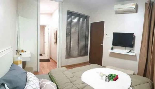 bedroom of IVY River Condo