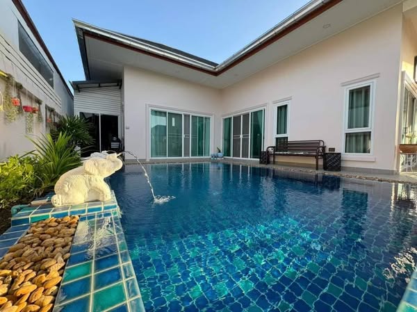 pool of บ้านพักหัวหิน The Modern Pool Villa