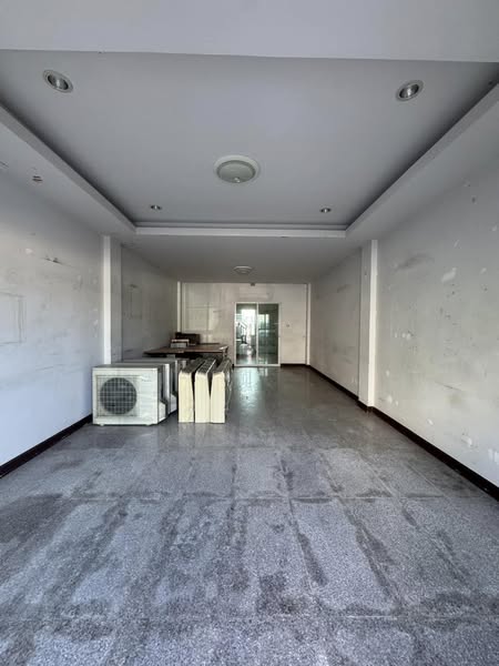 อาคารพาณิชย์ บิสพอยท์ 10