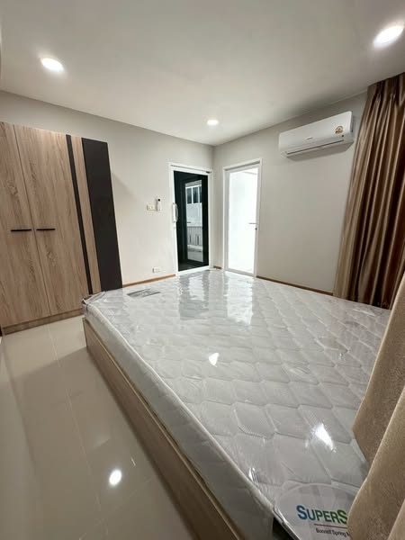 bedroom of บ้านลลิล อินเดอะพาร์ค วัชรพล-พหลโยธิน