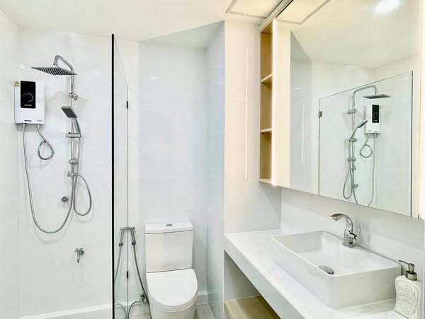 bathroom of Gumpuju2 at Kiang Mor condominium