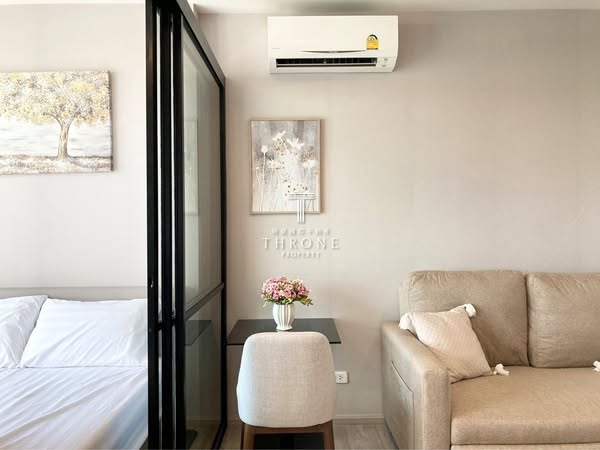 bedroom and room interior of Ideo Mobi Sukhumvit Eastpoint