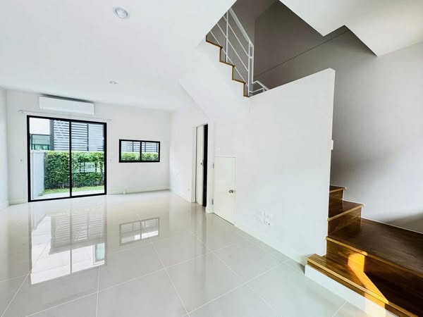 บ้านกลางเมือง ราชพฤกษ์-สาทร