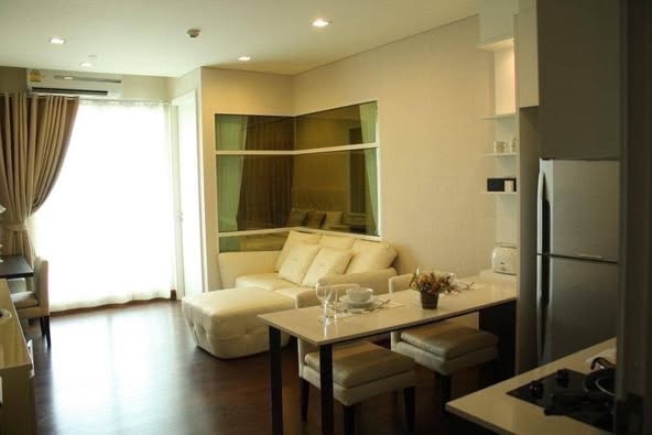 bedroom and living room of IVY THONGLOR