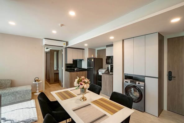 room interior of LLoyd Soonvijai Condo