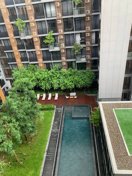 pool of Noble Ambience Sukhumvit 42