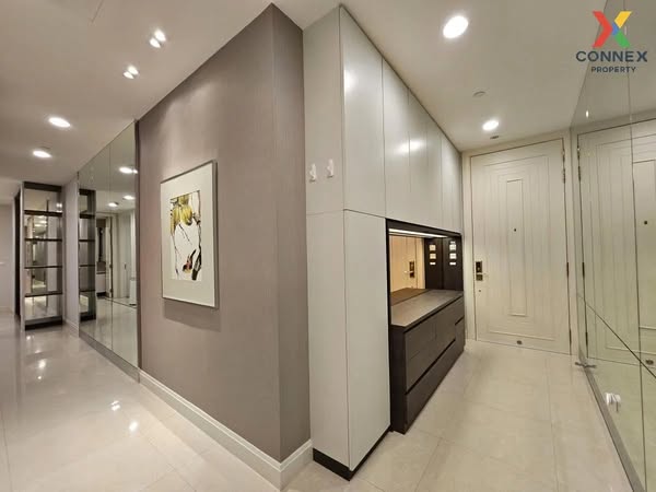 room interior of Q Lang Suan