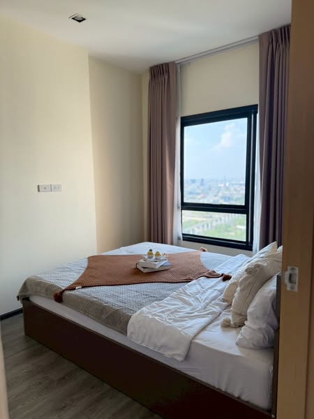 bedroom of Rich Park Triple Station