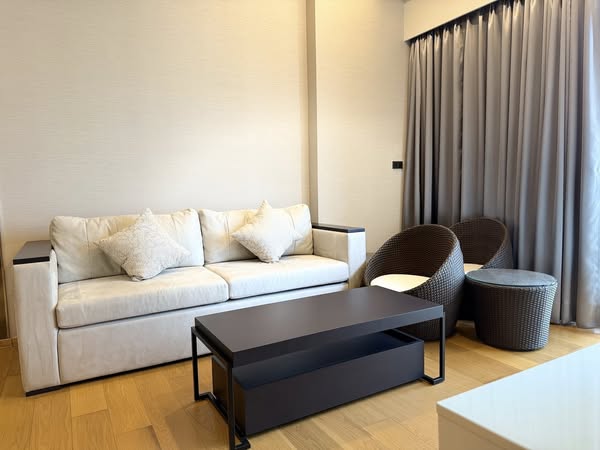 living room of Siamese Exclusive 31