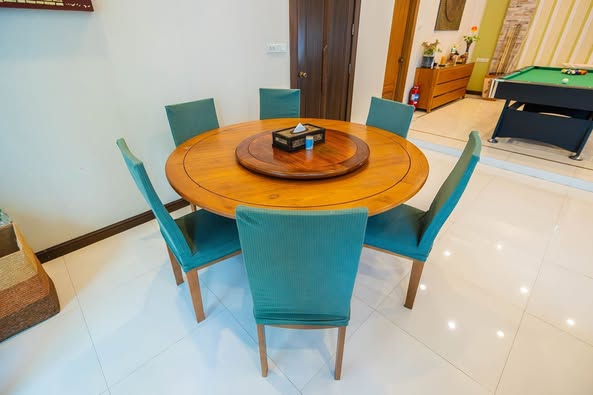 room interior of Somkid pool villa loft cafe บ้านพักพูลวิลล่าพัทยา จอมเทียน พัทยาใต้