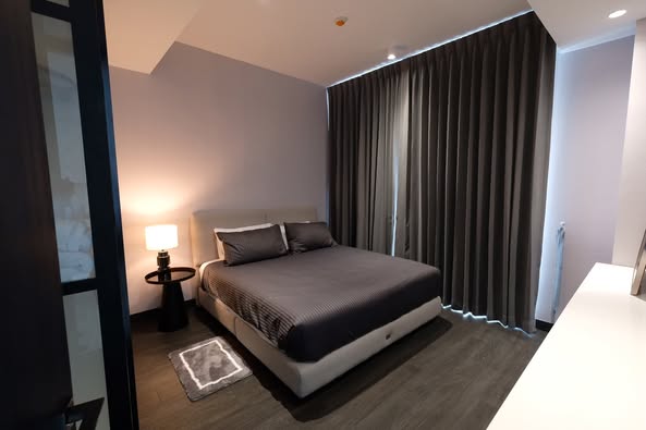 bedroom and room interior of Tait Sathorn 12