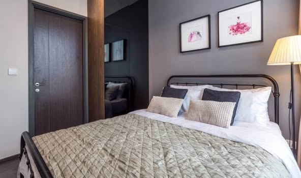 bedroom of The Edge Sukhumvit 23